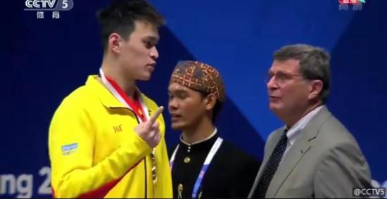 孙杨夺冠！他之后的表现被网友大赞！韩漫网站贴金学习爱国精神